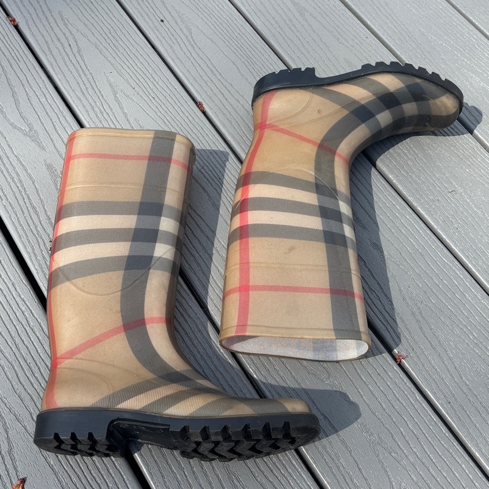 Burberry House Check Pattern Rubber Rain Boots